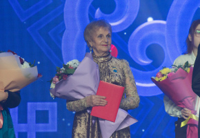 Актриса Государственного русского драматического театра им. Н. А. Бестужева Нина Туманова стала Лауреатом государственной премии Республики Бурятия