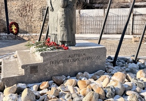 Артисты ГРДТ им. Н.А.Бестужева приняли участие в митинге, посвящённому Дню памяти жертв политических репрессий