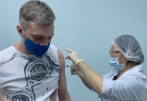 Бестужевцы ревакцинировались от коронавируса