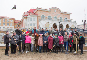 Бестужевцы вышли на общегородской субботник