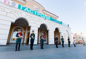 «Декабристы» встретили Тюменский театр