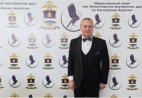 С Днем театра!