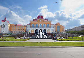 Театральный обзор. Апрель